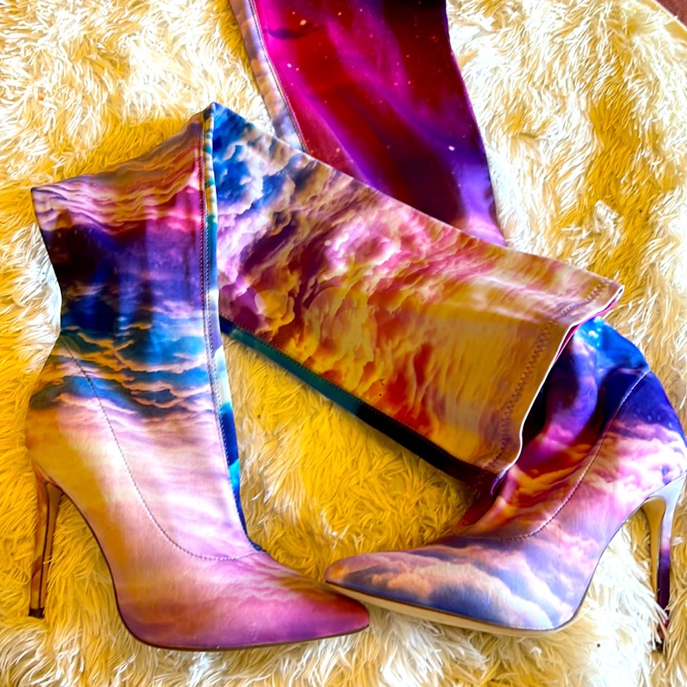 BRAND NEW FASHION STATEMENT THIGH HIGH BOOTS